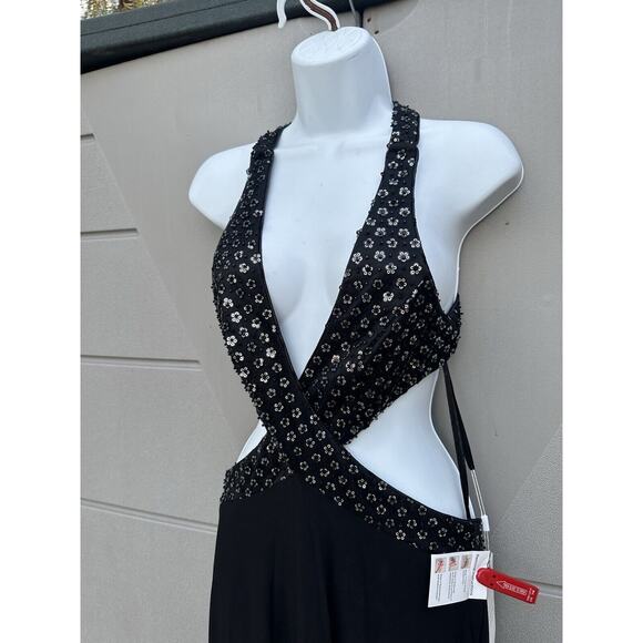 Mac Duggal NWT Floral Sequined Criss Cross Bodice Gown Size 8 Black Cutout - Picture 12 of 16
